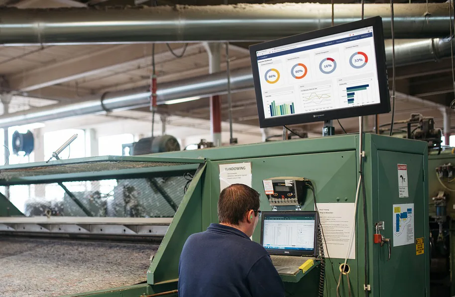 Shop floor KPI dashboard built with m-Power